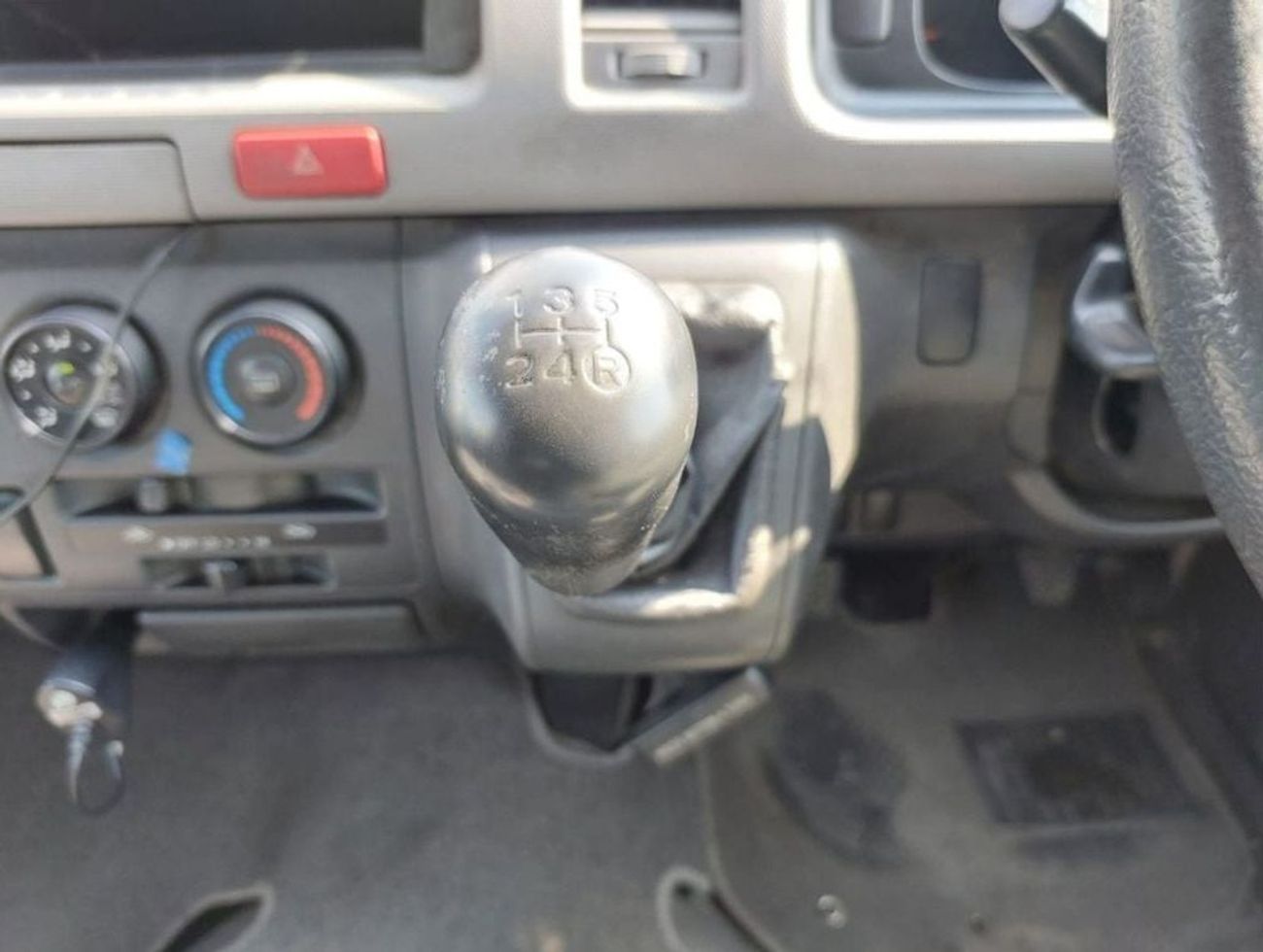 Toyota Hiace TOYOTA HIACE VAN RHD 2007 MODEL 2.5 L DIESEL MANUAL(PM78244)