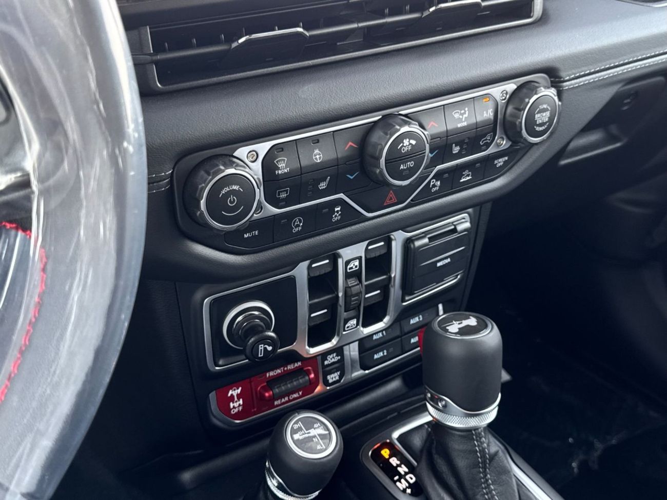 جيب رانجلر JEEP UNLIMITED RUBICON 2.0L 4X4