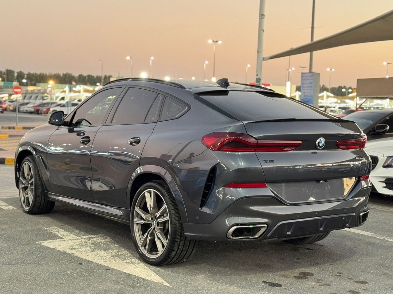 بي أم دبليو X6 M50i 4.4L