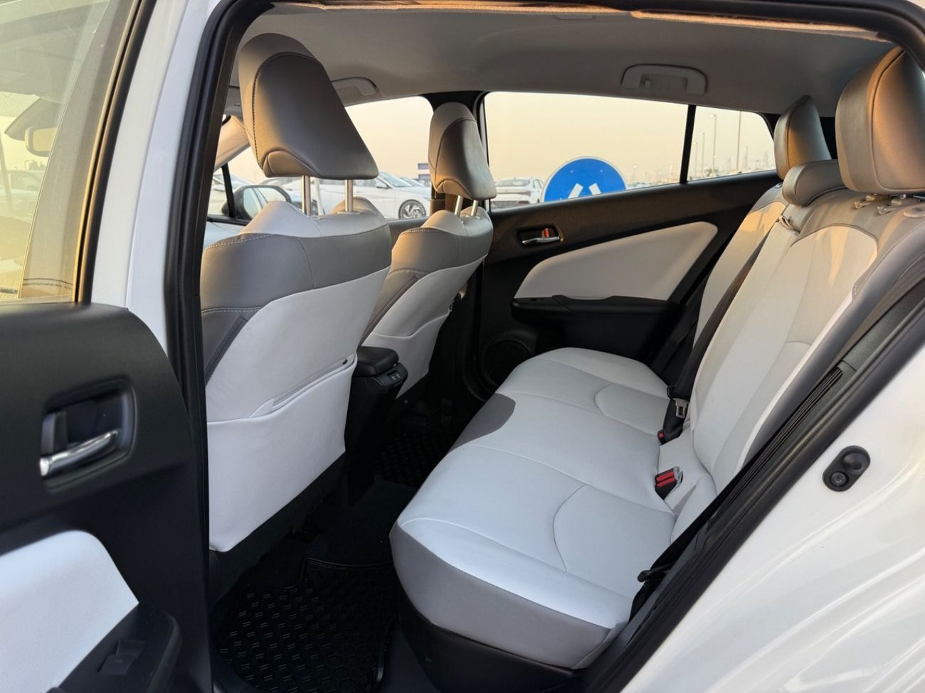 Toyota Prius Iconic 1.8L 2020 PRIME 1.8L PLUGIN HYBRID CANADA SPEC