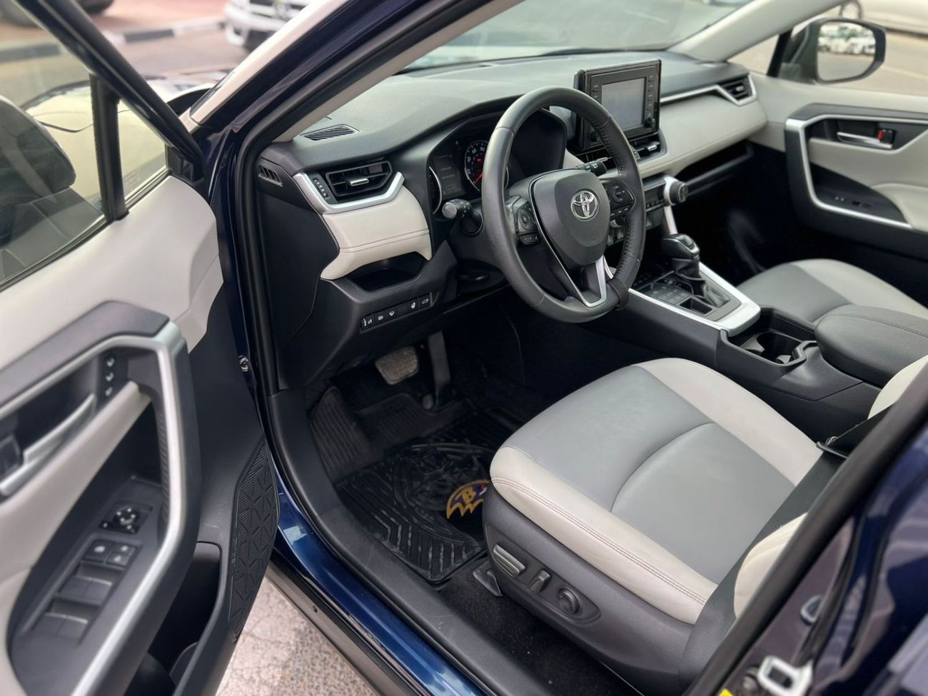 Toyota RAV4 XLE 2019 Toyota Rav4 Full Option 2.5L V4 - Rear Camera - Leather Seat - Sunroof - AWD 4x4