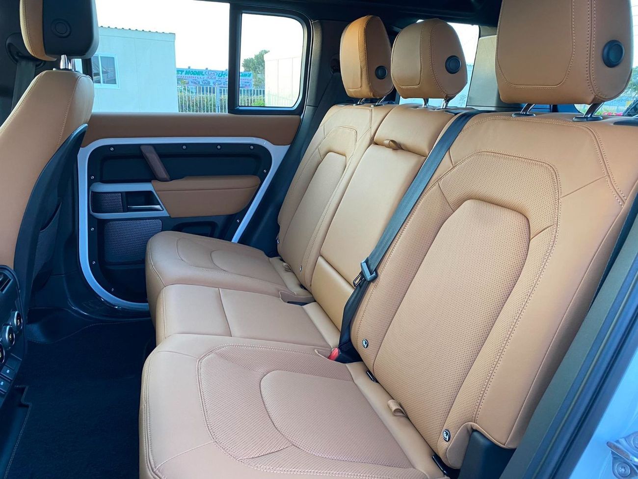 Land Rover Defender GCC SPEC 22 INCH RIMS GCC SPEC UNDER WARRANTY