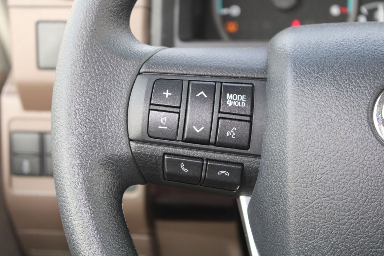 Toyota Land Cruiser 70 TOYOTA LANDCRUISER 76 2.8L V6 DIESEL GRADE E MANUAL