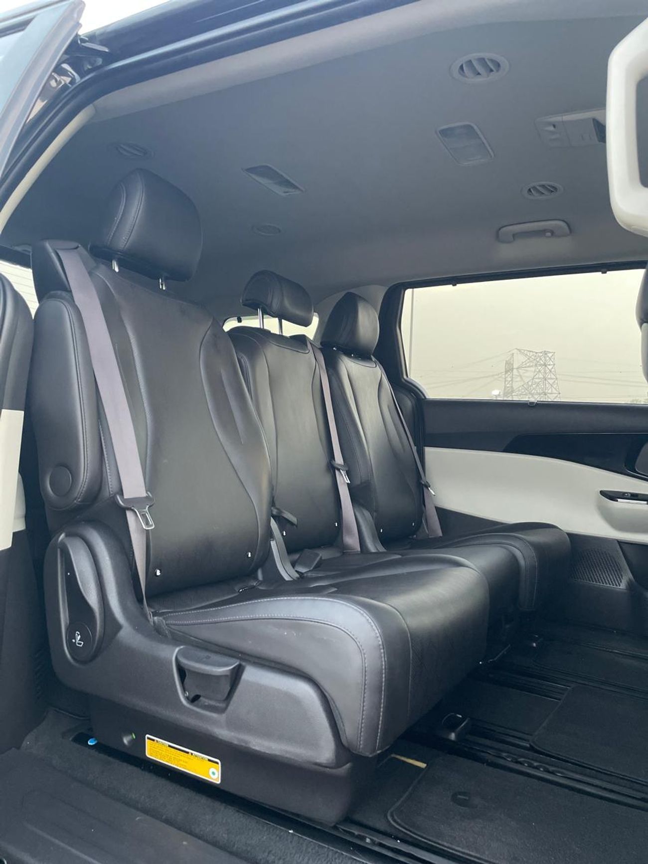 Kia Carnival 2022 EX 3.5L V6 - Full Option - 8 Seater - Front & Rear Radar Sensor - Trunk / Door Ful