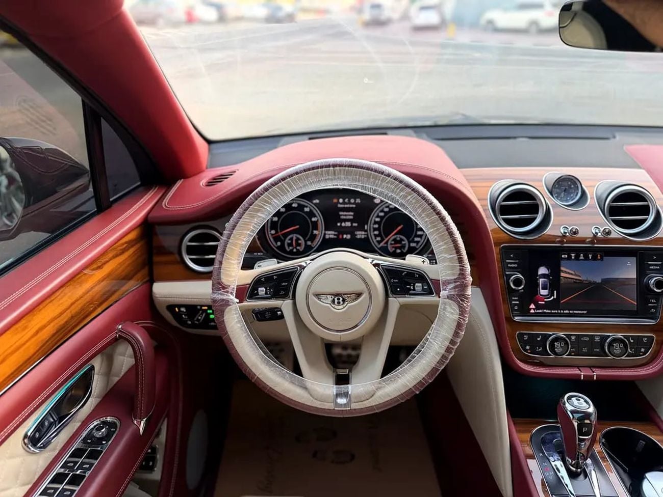 بنتلي بينتايجا W12 AWD | GCC Specs | Low Mileage