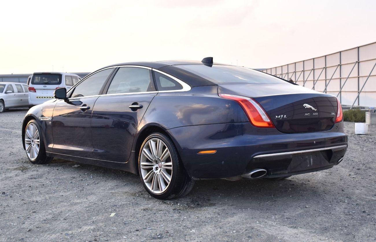 جاكوار XJ " AS IT IS " / Jaguar XJ L 3.0 ( 2016 Model ) in Blue Color GCC Specs