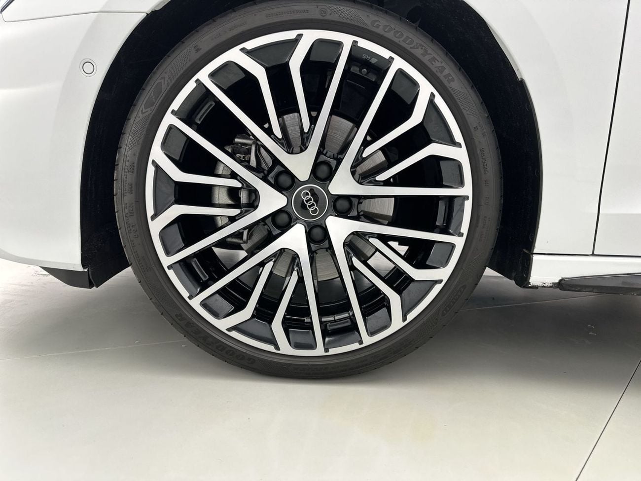 أودي A3 35 TFSI S Line 1.4L A3 Sedan S line 35 TFSI 150hp (Ref# 43551)