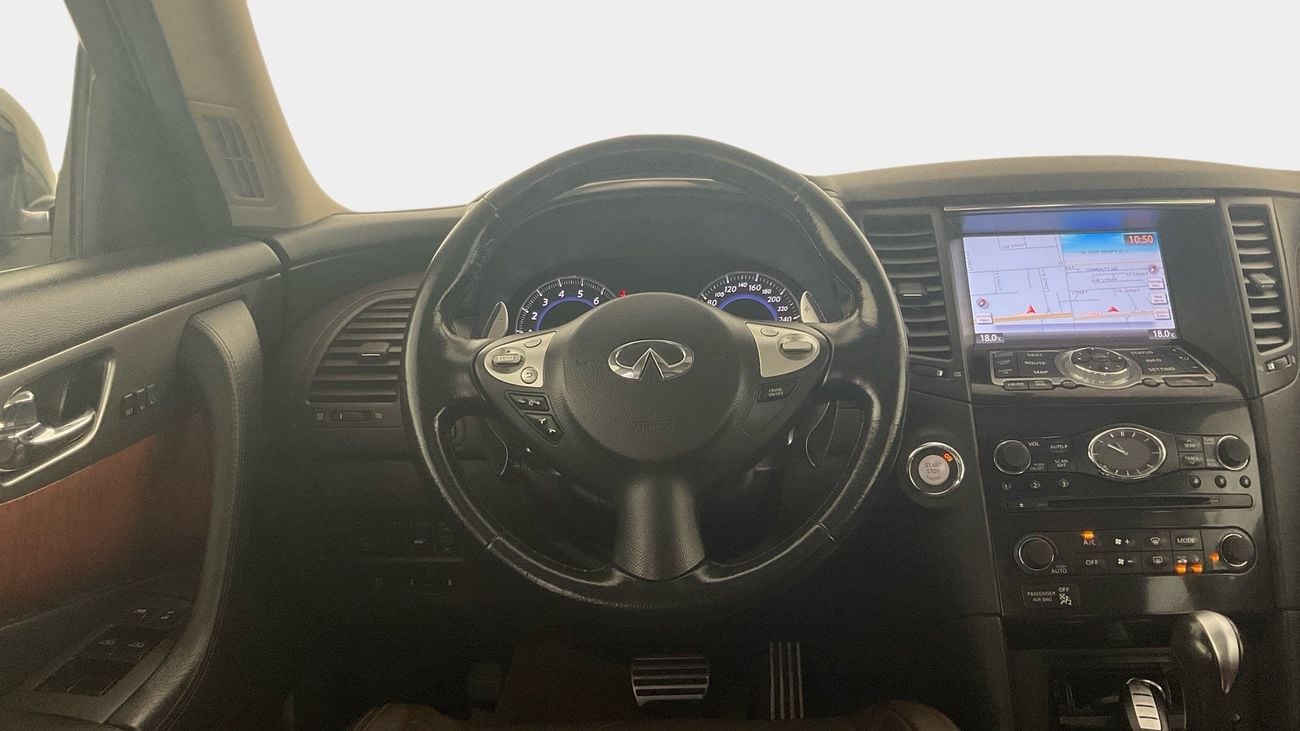 إنفينيتي QX70 Luxury / Luxe Sensory | upto AED 20,000 Ramadan Discount | شامل الضمان | 0 ﺪﻔﻋﺓ ﺃﻮﻟﻯ