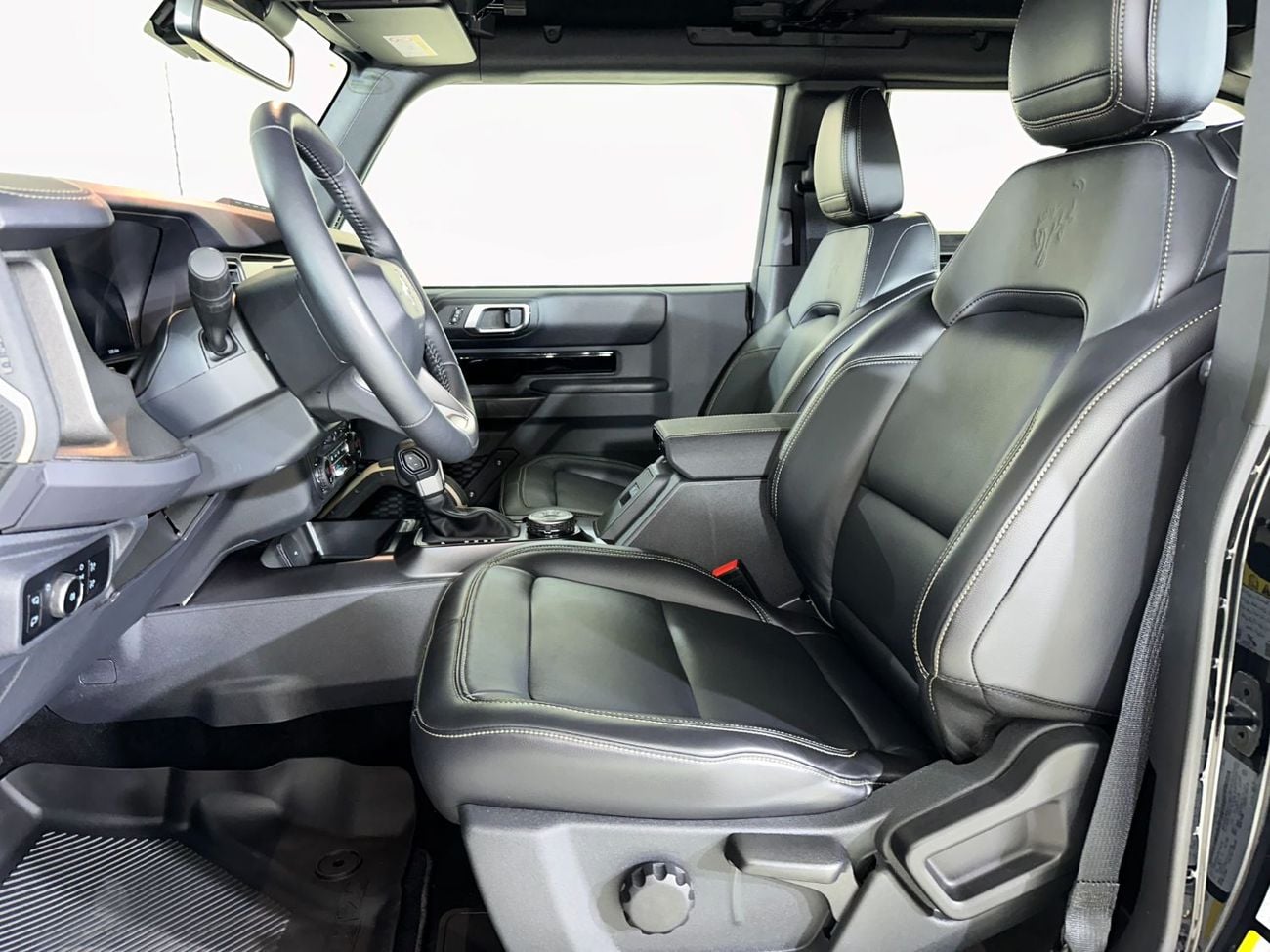 فورد برونكو BADLANDS B2D1725 / AL TAYER MOTORS /AL QOUZ SHOWROOM