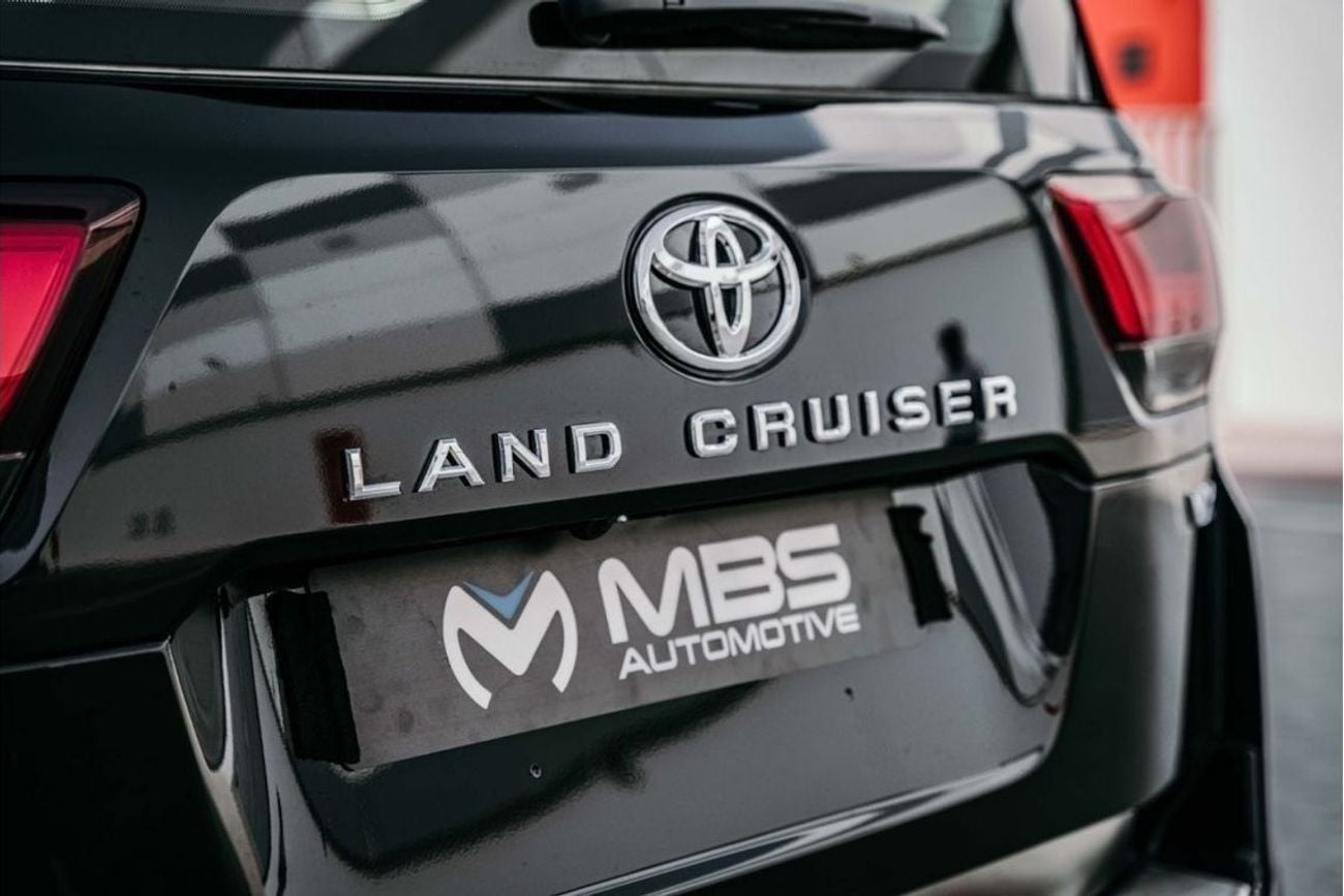 تويوتا لاند كروزر VXR VX Turbo Diesel 3.3L MBS Autobiography 4 Seater VIP