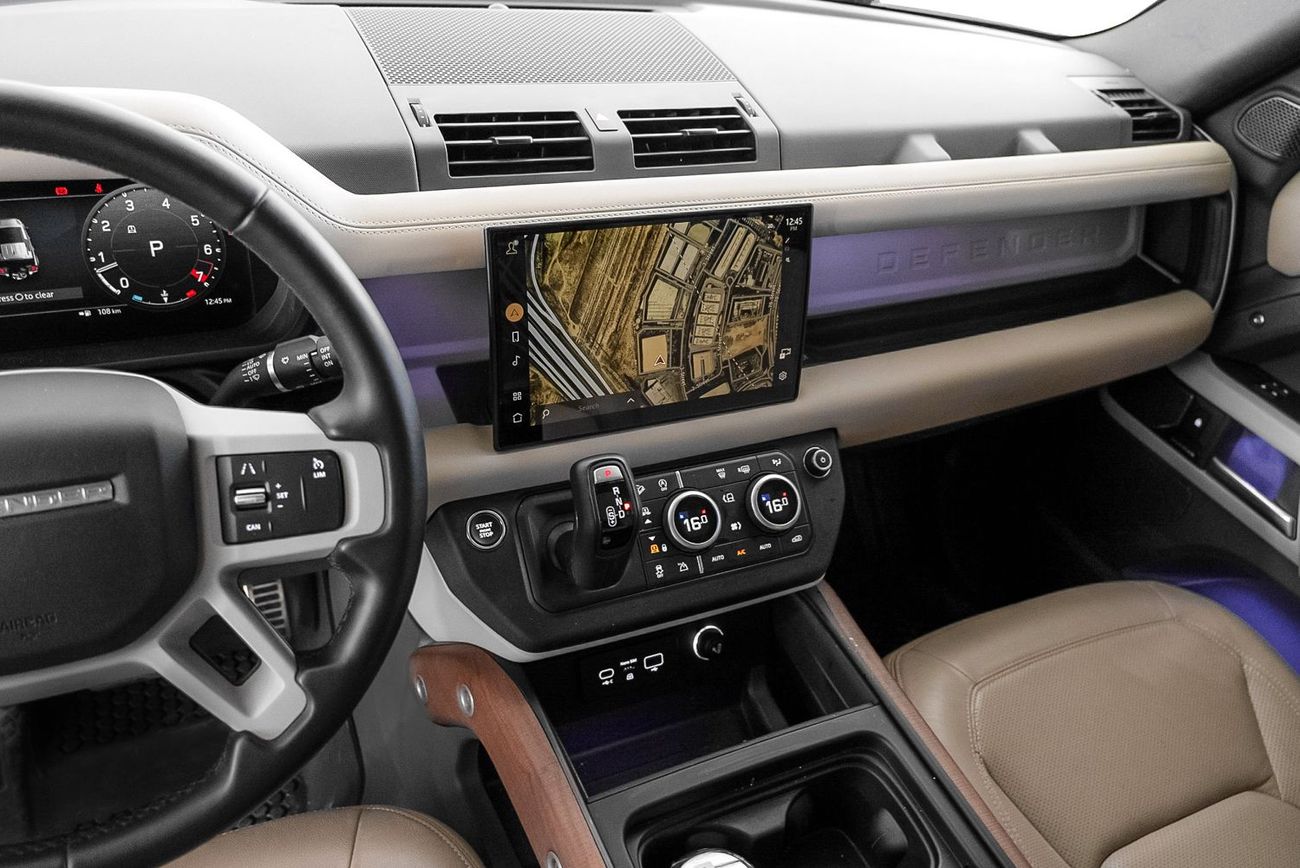 لاند روفر ديفندر 110 SE P300 2.0L