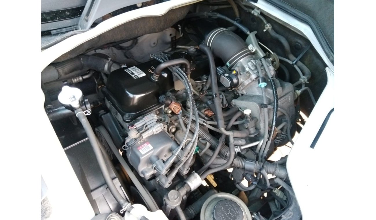 تويوتا هاياس TOYOTA HIACE RIGHT HAND DRIVE (PM954)