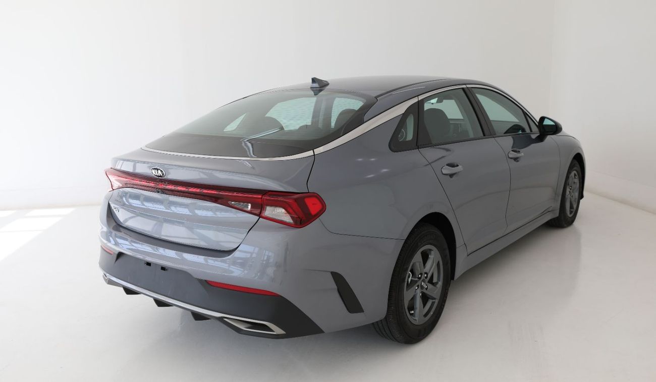 Used Kia K5 Model 2021 V4 turbocharged 1.6L 180 HP 15’ alloy