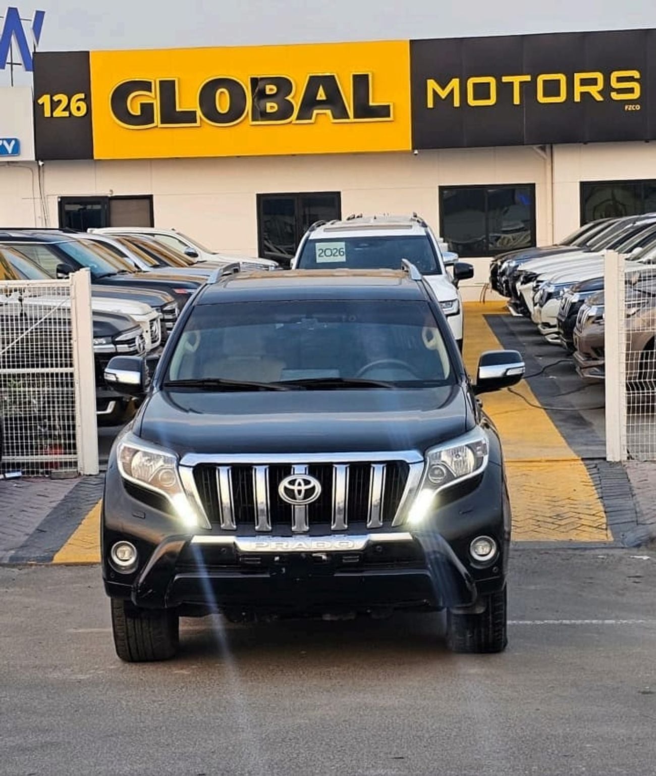 Toyota Prado VXR 4.0L 4WD LHD-GCC SPECS-Automatic-petrol-6 Cylinders-7 Seats-5 Doors