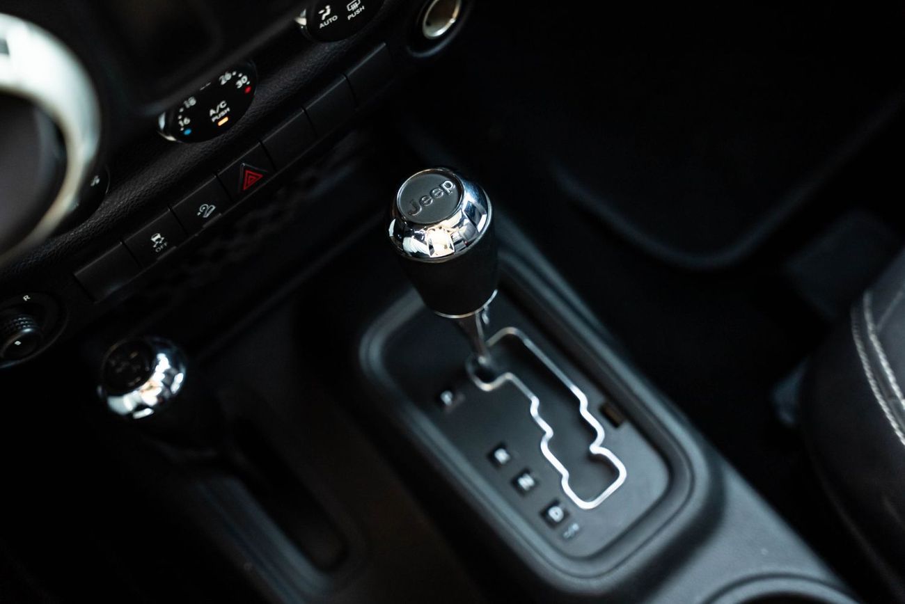 جيب رانجلر Sahara 3.6L A/T