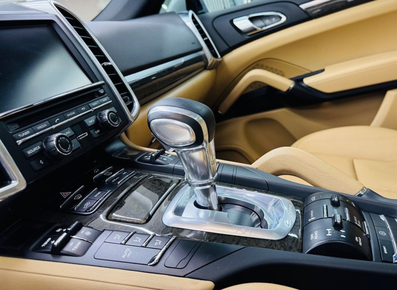 Porsche Cayenne Platinum Edition 3.6L