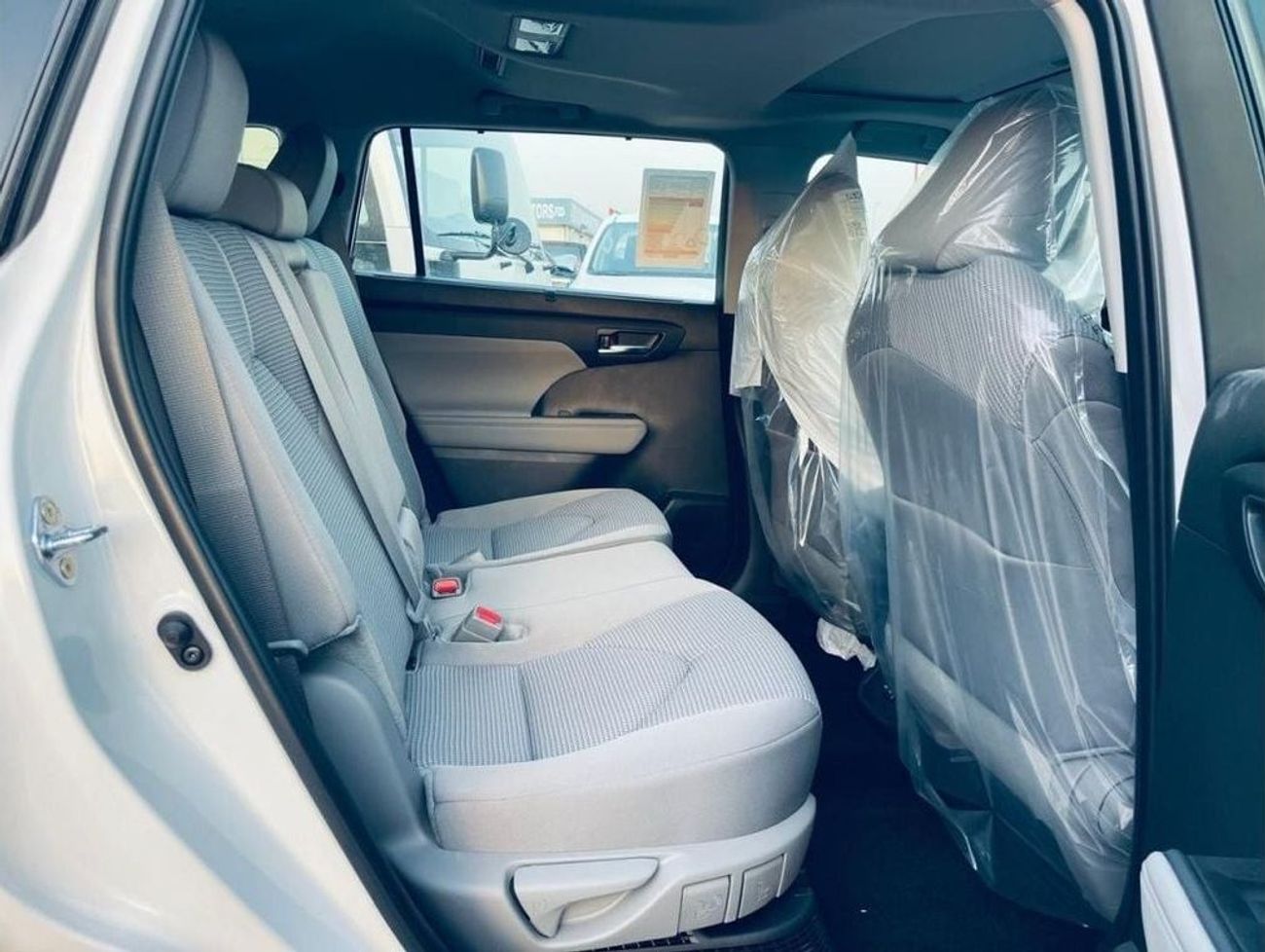 تويوتا هايلاندر TOYOTA HIGHLANDER GLE 2.5L HYBRID 2024 MODEL pearl white