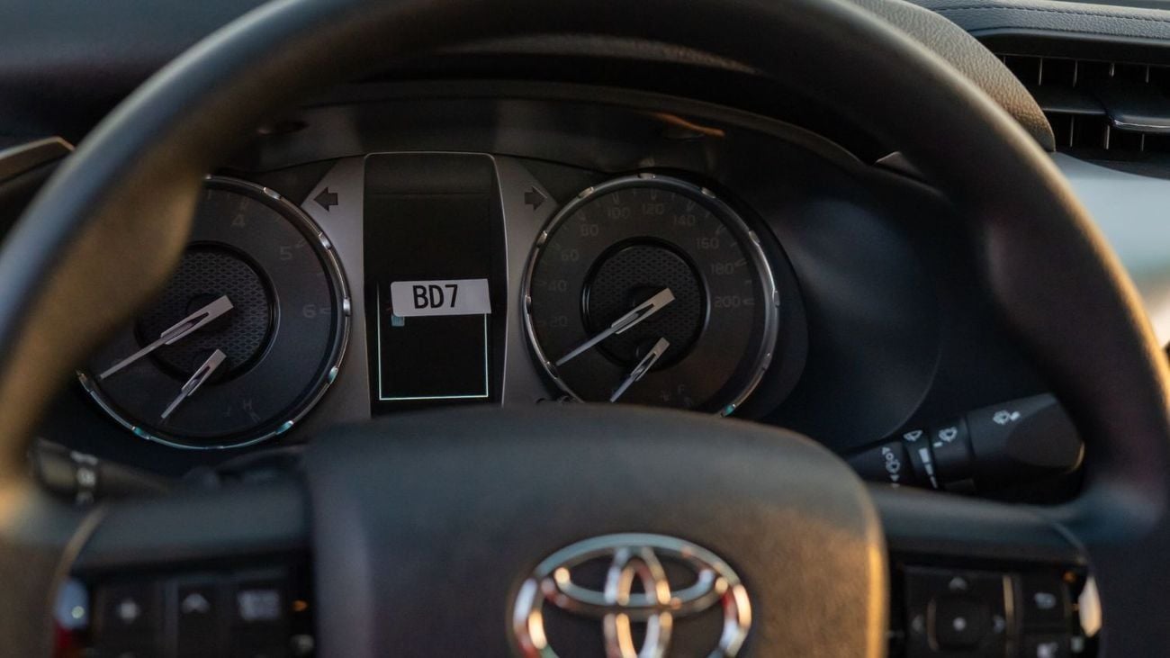 Toyota Hilux SGLX SR5 DC 2.4L Diesel A/T 2025YM