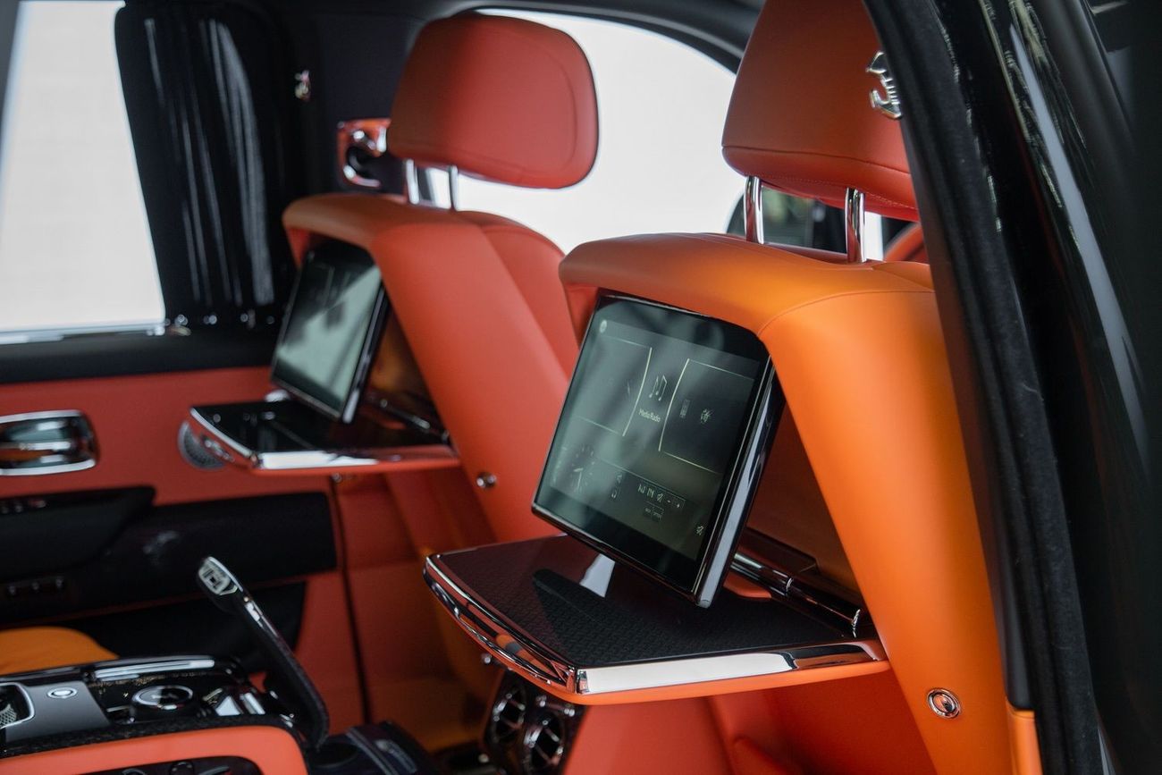 رولز رويس كولينان BLACK BADGE