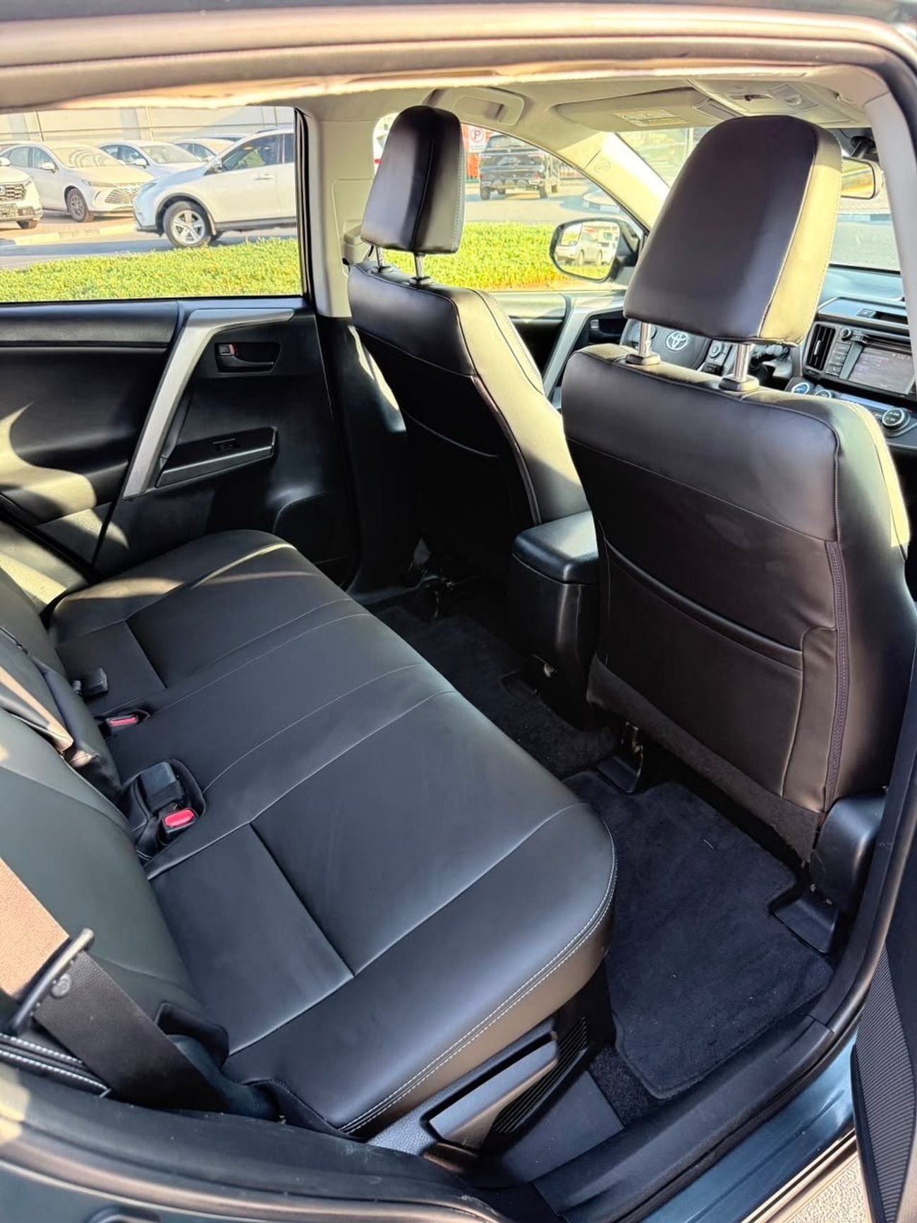 Toyota RAV4 2018 model LE hybrid