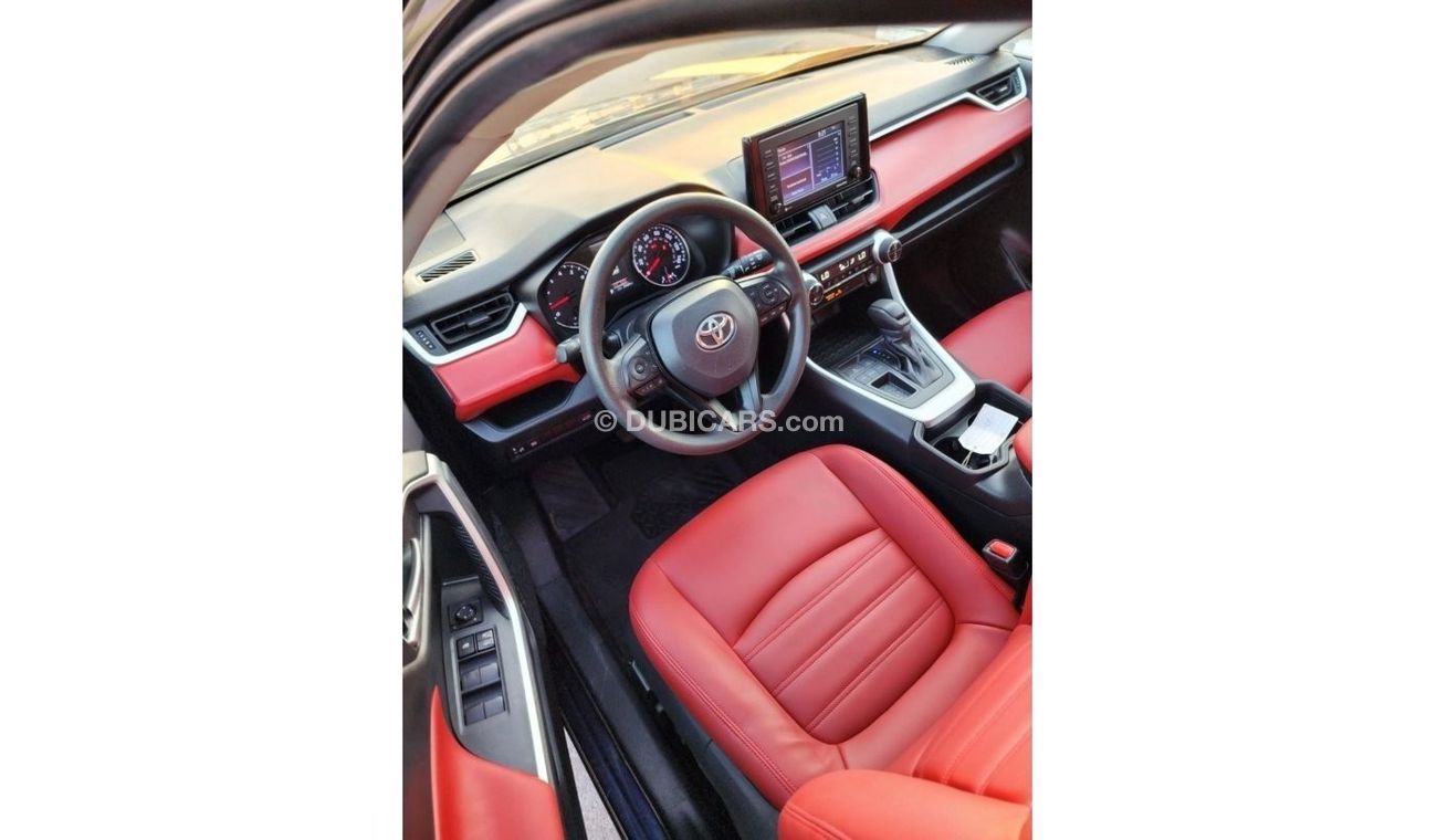 تويوتا راف ٤ XLE