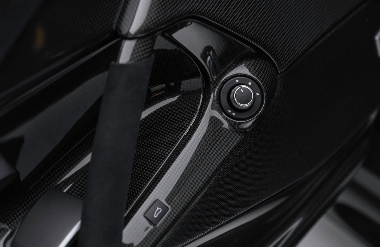 فيراري 812 كومبيتيزون 6.5L V12 Naturally Aspirated Engine