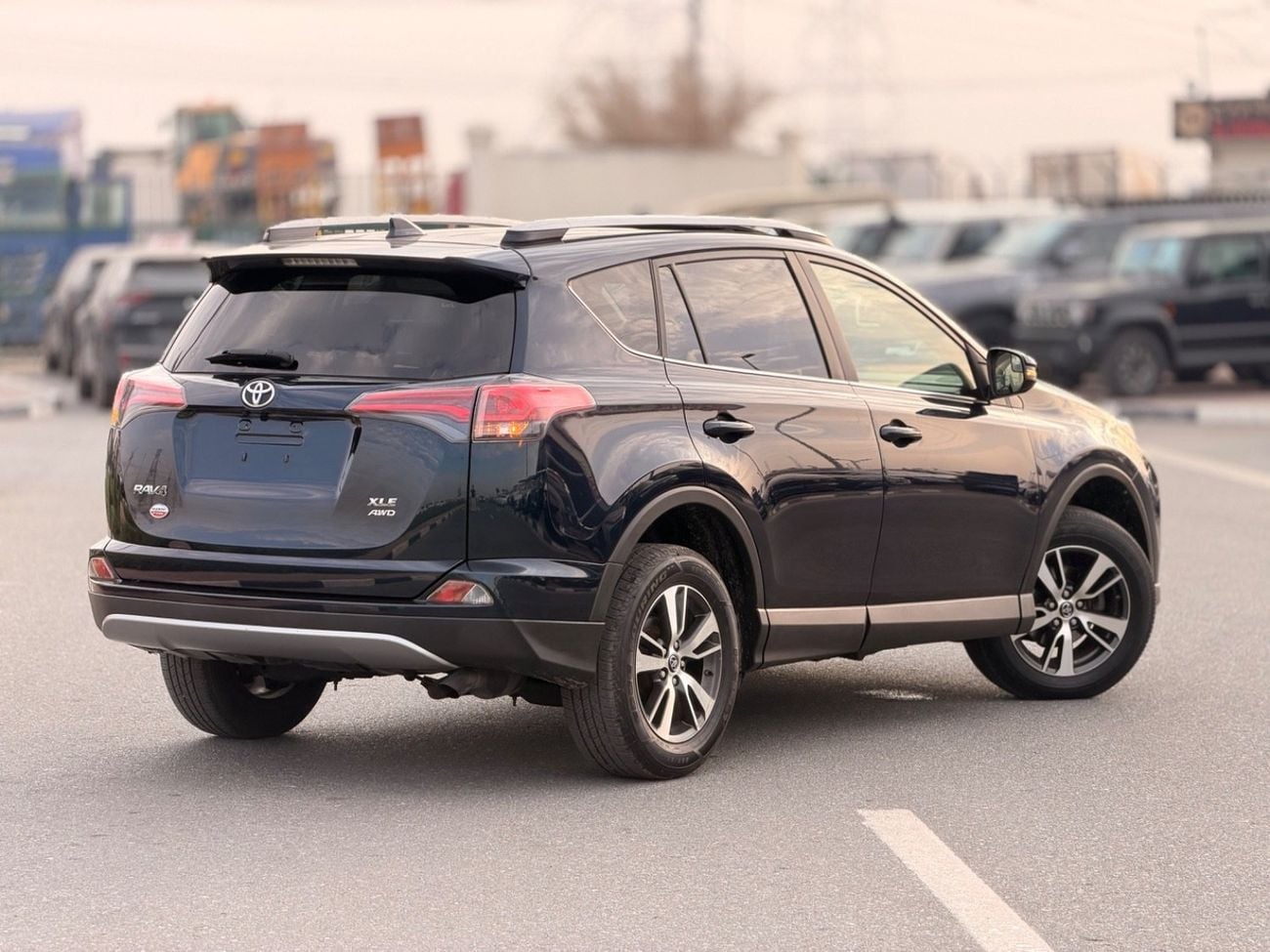 Toyota RAV4 XLE 2.5L / Sunroof, 4WD Full option
