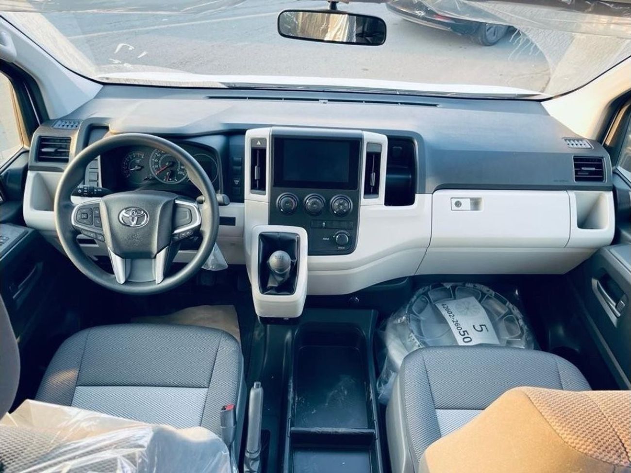 تويوتا هاياس 3.5L V6 High Roof Mid Option DX Manual 2026 model