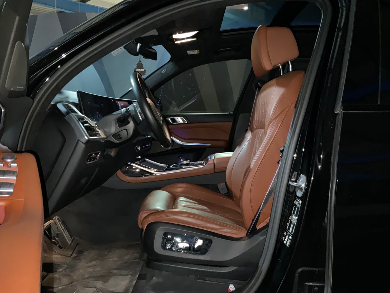 بي أم دبليو X7 40i Luxury M Sport | شامل الضمان | 0 ﺪﻔﻋﺓ ﺃﻮﻟﻯ