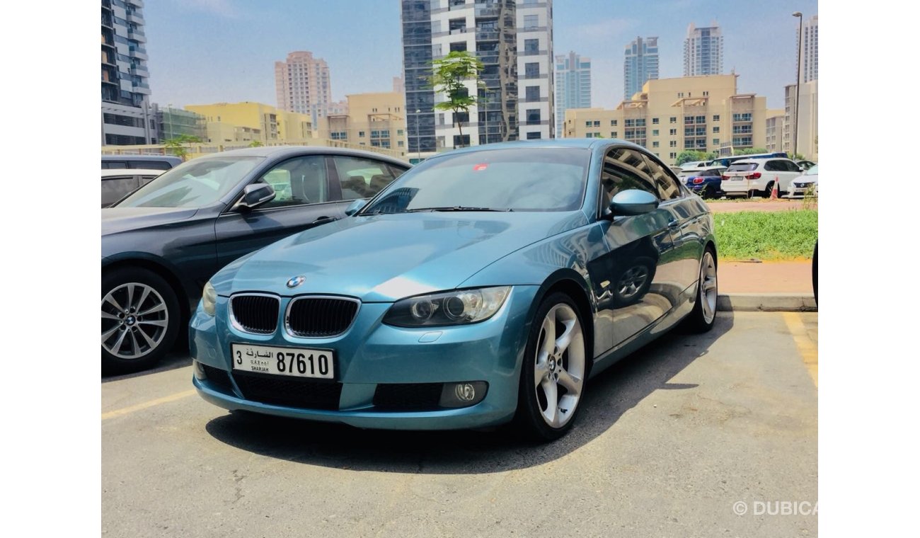 بي أم دبليو 320 i