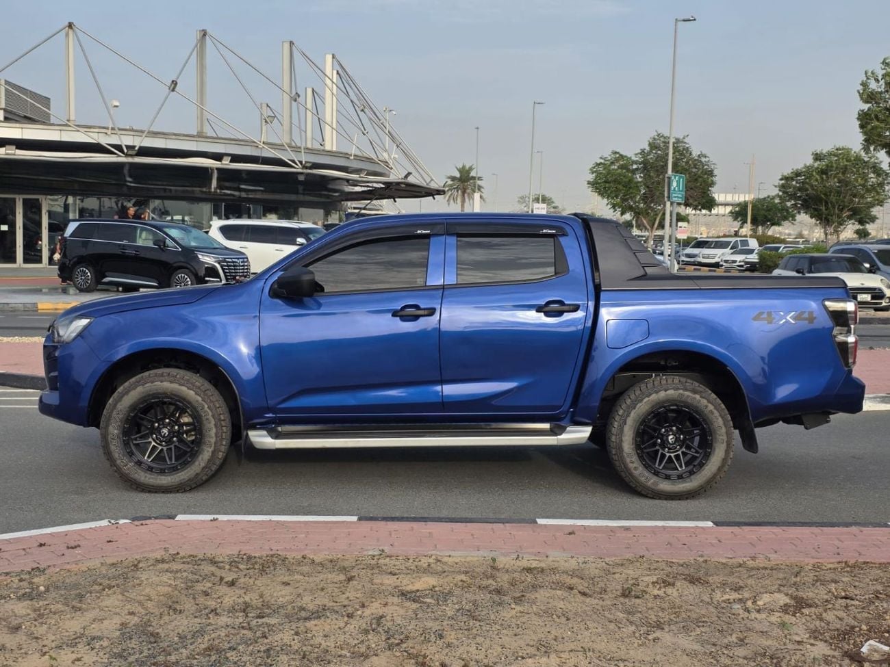 إيسوزو D ماكس -