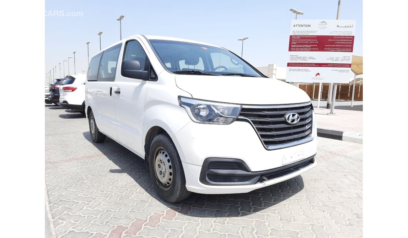 Hyundai H-1 Hyundai H1 2019  gcc 9 seat very celen car