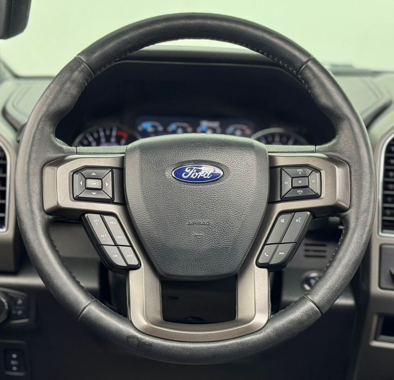 Ford Expedition 2019 Ford Expedition XLT, Ford Service History, 2027 Ford Warranty and Service Pack, GCC