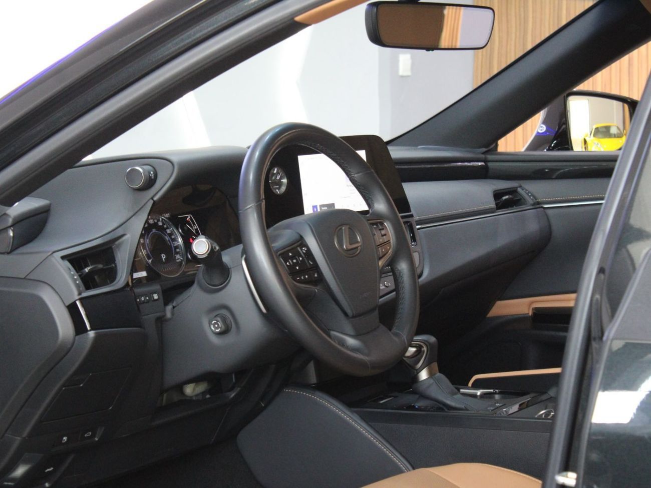 لكزس ES300h AlFuttaim warranty