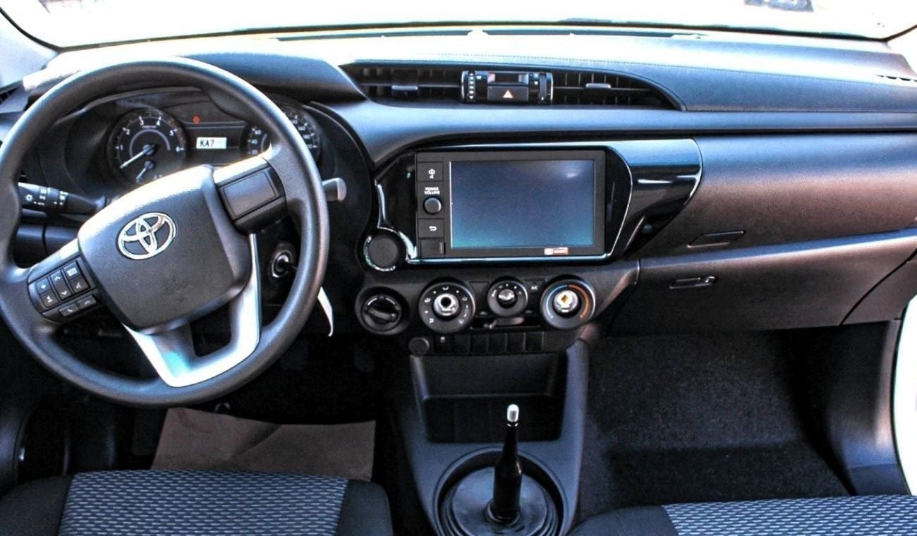 تويوتا هيلوكس GL HILUX 2.4L MT