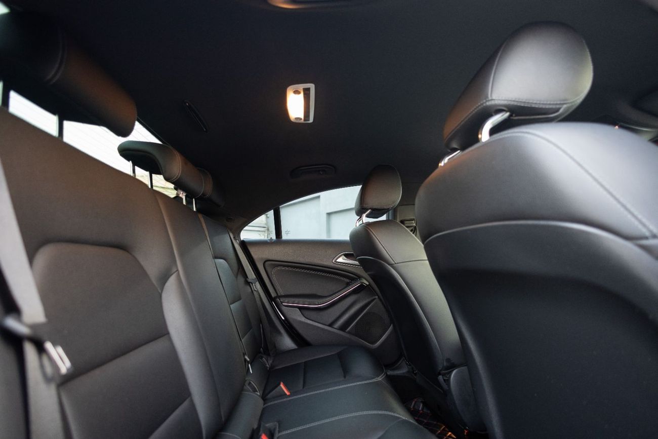 Mercedes-Benz CLA 200 Std 2.0L Mercedes-Benz CLA200 2019 GCC under Warranty with Flexible Down-Payment.