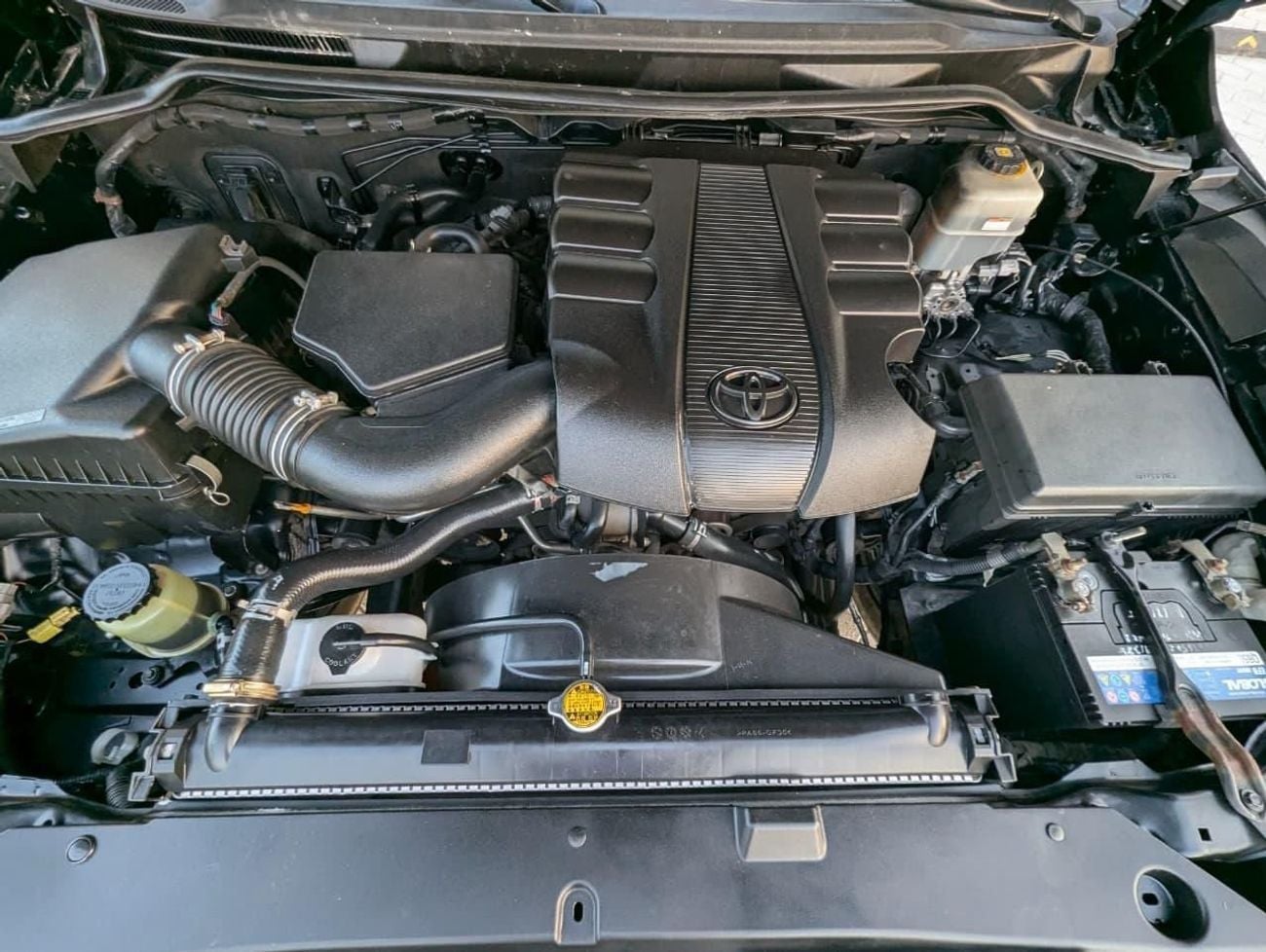 Toyota Land Cruiser GXR Toyota Land Cruiser Model 2019 cylinder 6 petrol