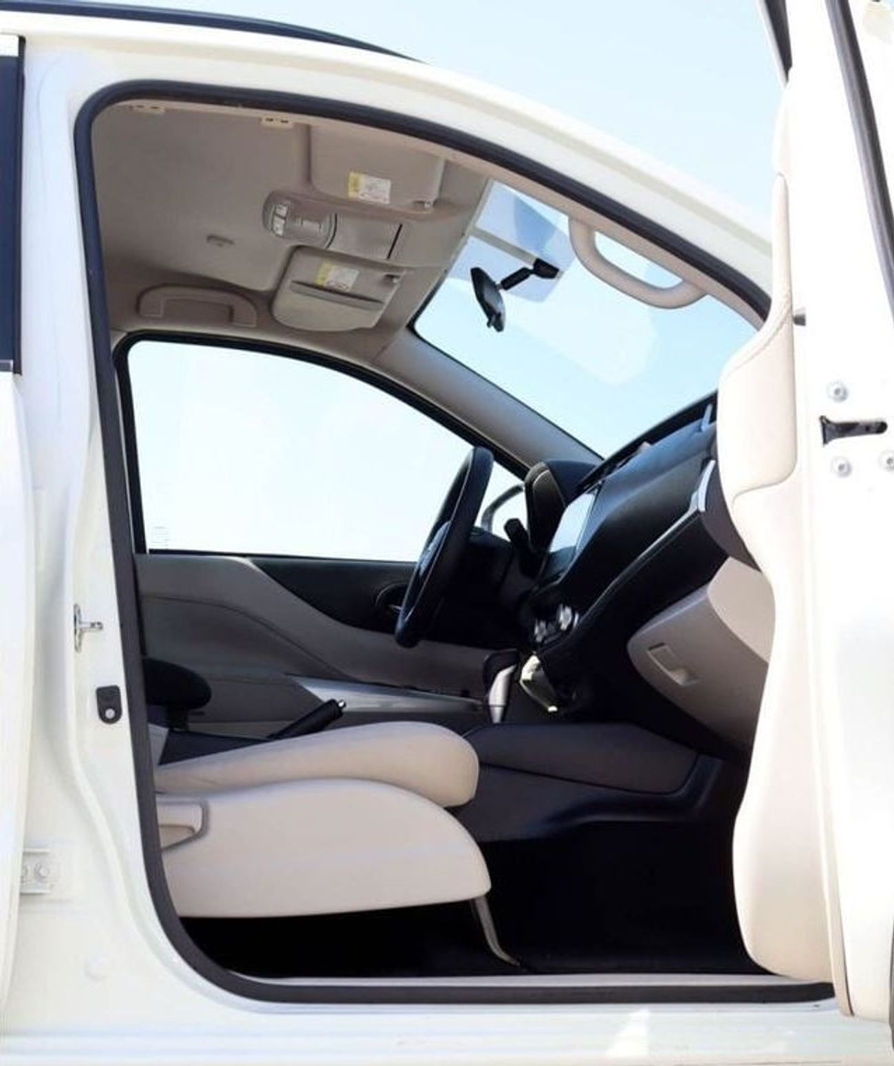 نيسان إكستيرا SE 2.5L FWD Nissan x-terra 2.5L 2022 SE GCC accident-free in excellent condition 1264 P.M