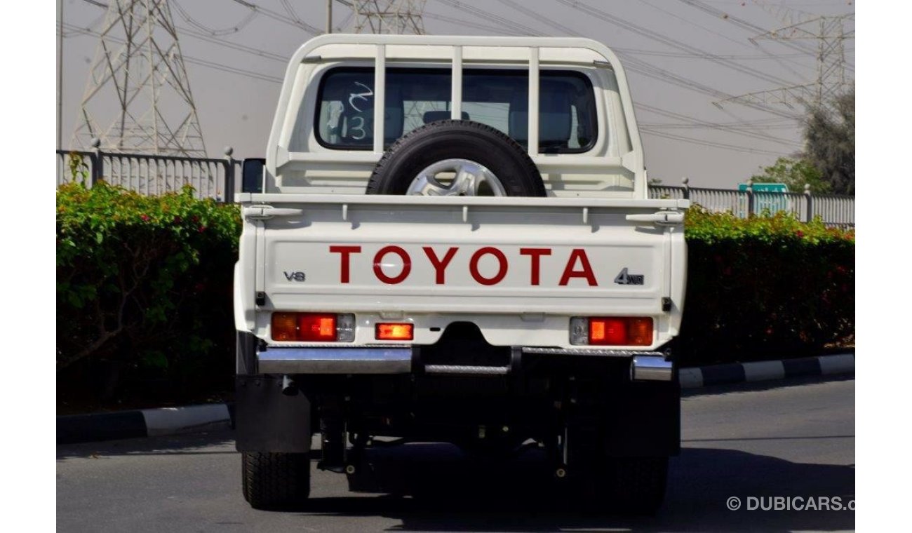 Toyota Land Cruiser Pick Up Limited V8 4.5L Diesel Mid Option