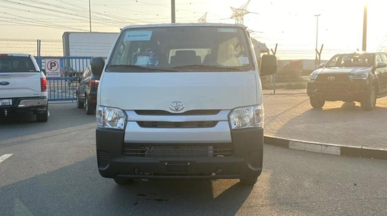 Toyota Hiace Standard Roof 15 Seater 2.5L Diesel RWD Model 2025