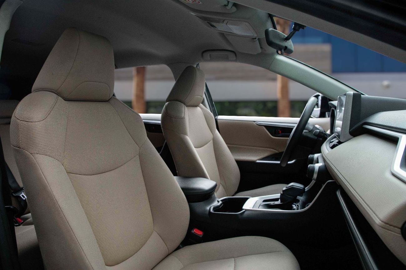 Toyota RAV4 EX | 1,762 P.M  | 0% Downpayment | Low KM | Pristine