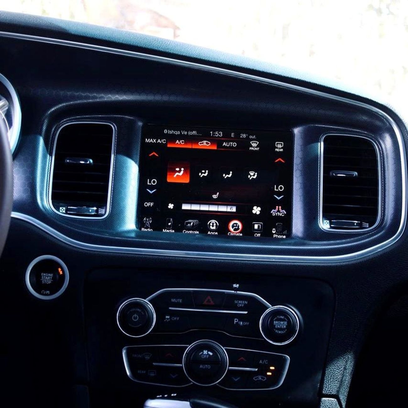 دودج تشارجر Unleash pure muscle with this Dodge Charger 2017, upgraded with an SRT body kit for an aggressive, h