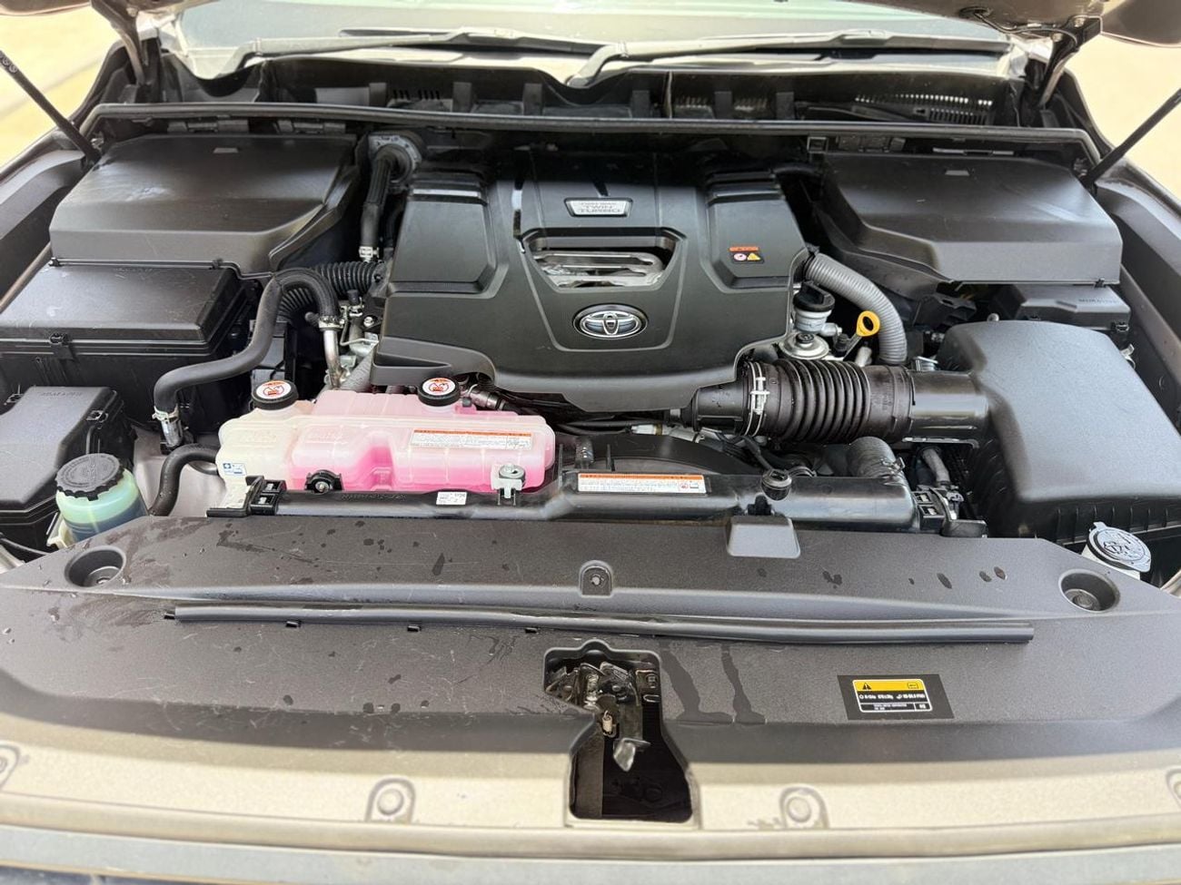 Toyota Land Cruiser EXR Toyota land cruiser LC300, year 2022, right hand drive, diesel 3.3L only foe export availab