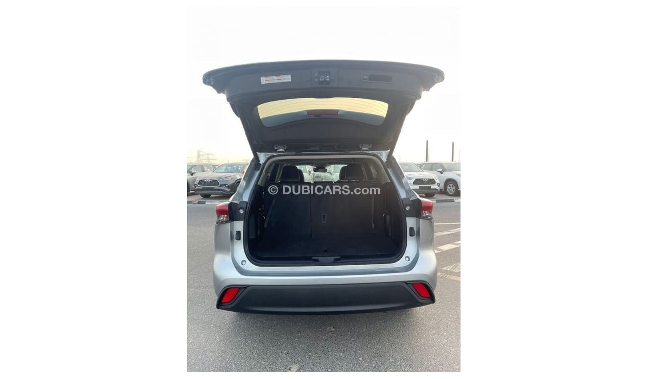 Toyota Highlander *Offer*2020 Toyota Highlander XLE 3.5L V6 Full Option - /