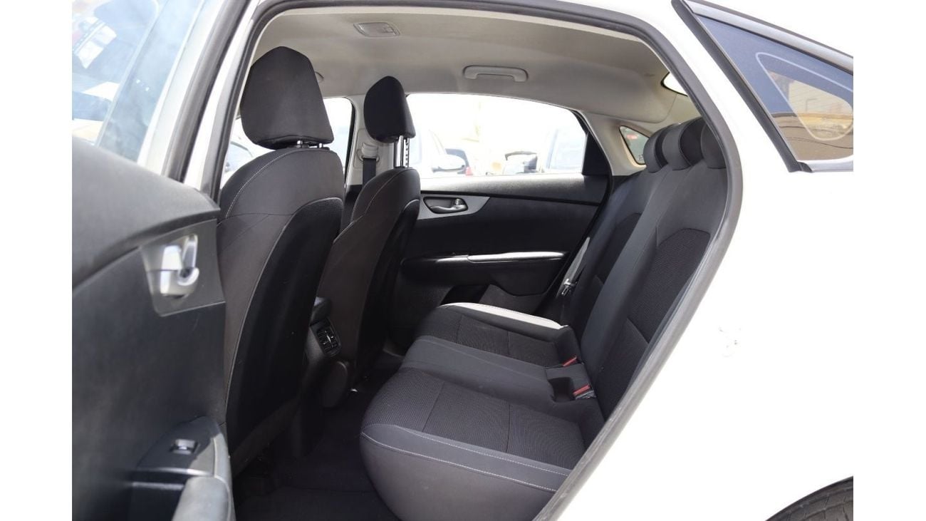 كيا سيراتو EX خالية من الحوادث - خليجي - مكينة 1600 سي سي - بحالة الوكالة من الداخل والخارج