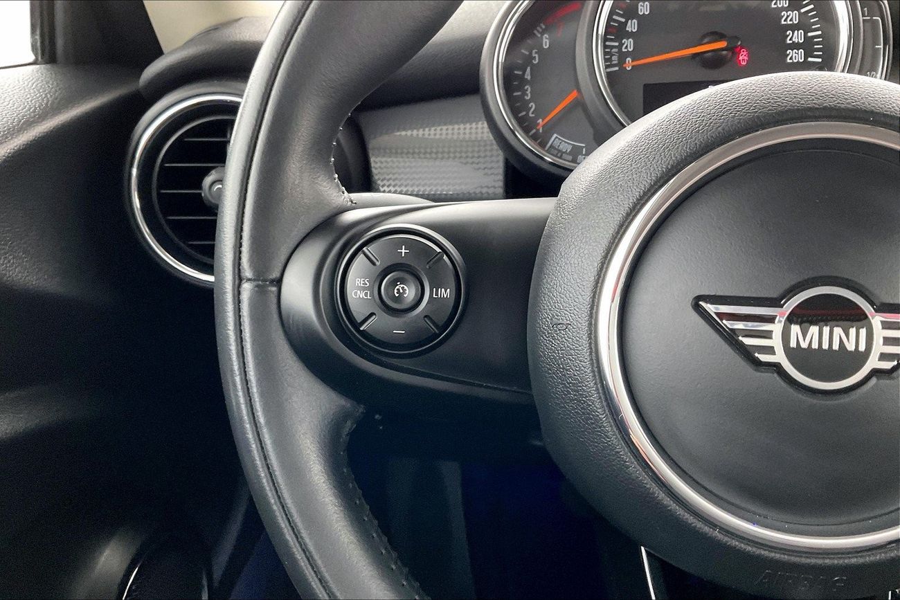 ميتسوبيشي مونتيرو GLS Premium | عرض العيد الحصري | خالية من أضرار الفيضانات