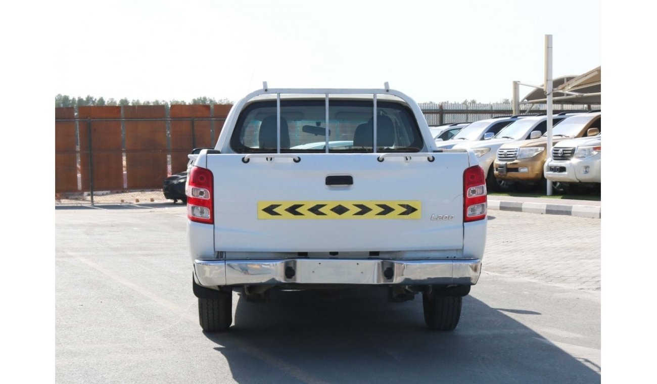 ميتسوبيشي L200 2016 | L200 4X2 - DOUBLE CABIN PICKUP WITH GCC SPECS AND EXCELLENT CONDITION