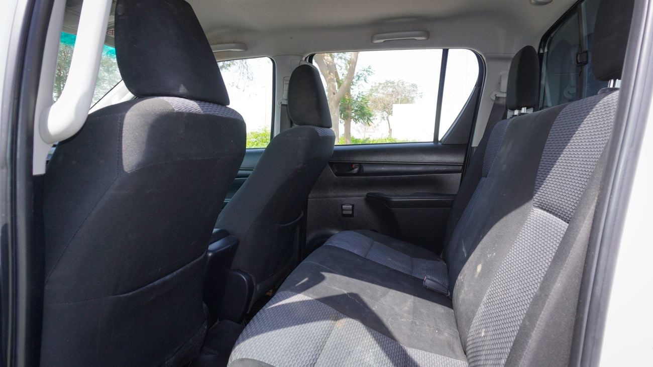 تويوتا هيلوكس GL 2.7 L With 2024 body kit