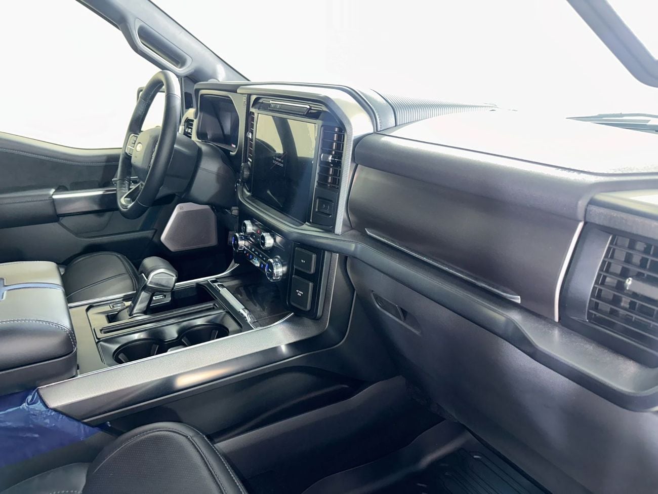 فورد F 150 PLATINUM /1825 /AL TAYER MOTORS/AL QOUZ SHOWROOM