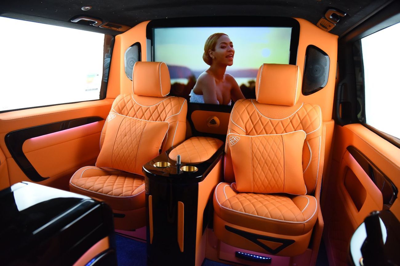 مرسيدس بنز V 300 “FLAMME D’HERMES” – 1 Of 3 CONCEPT - Handcrafted by ROYAL CUSTOMS in Dubai (Since 2009)